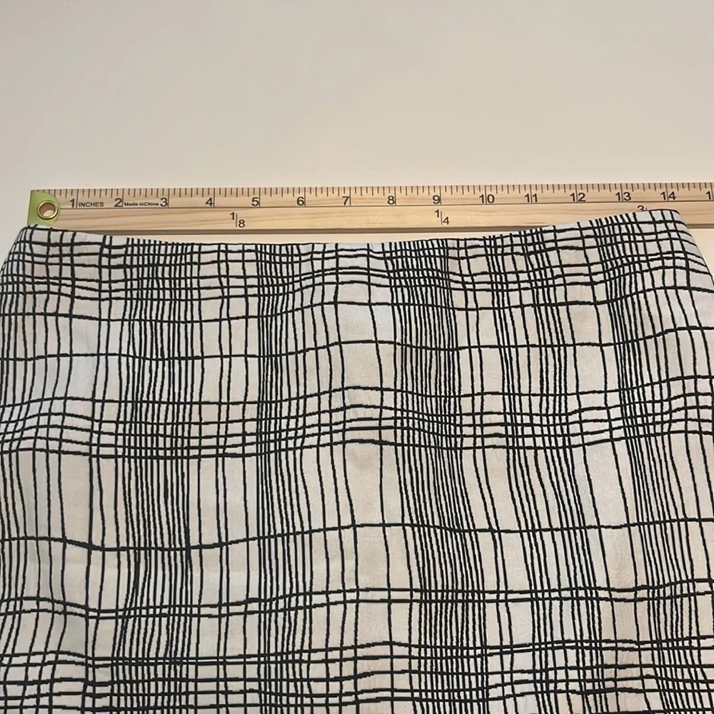 NWOT LOFT Black and White Grid Line Mini Shift Skirt Size 4